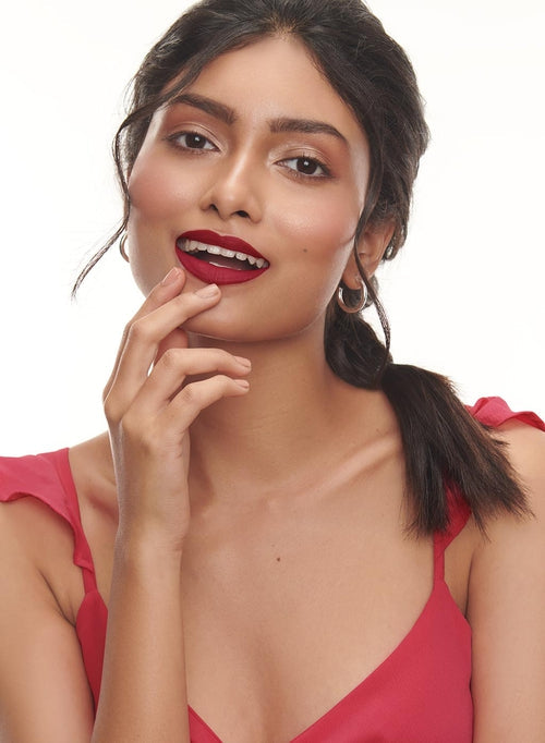 Limited-Edition La La Love 18HR Liquid Lipstick - 02 Scarlet Smitten